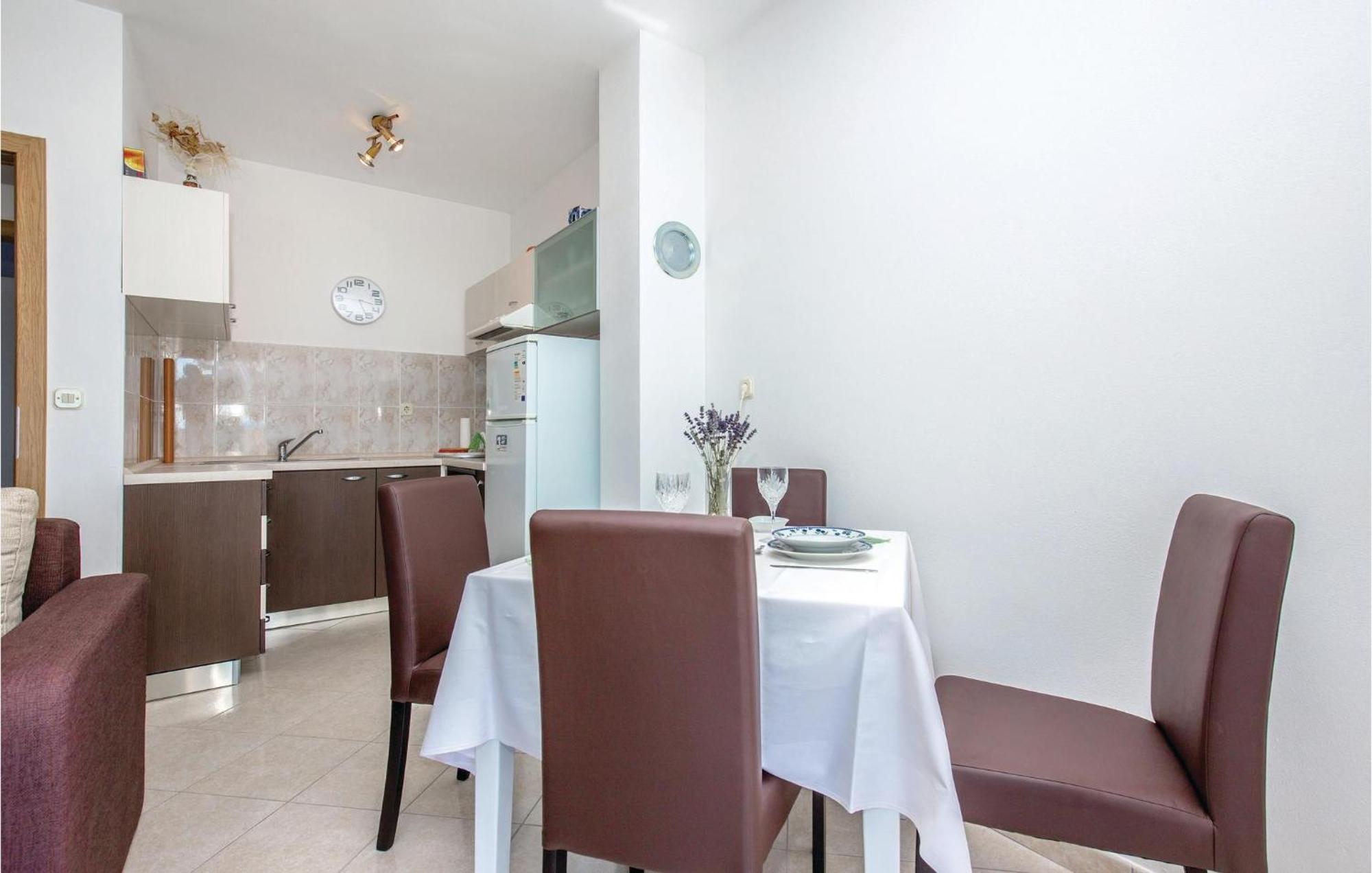 Beautiful Apartment In Smrika With Wifi Exterior foto